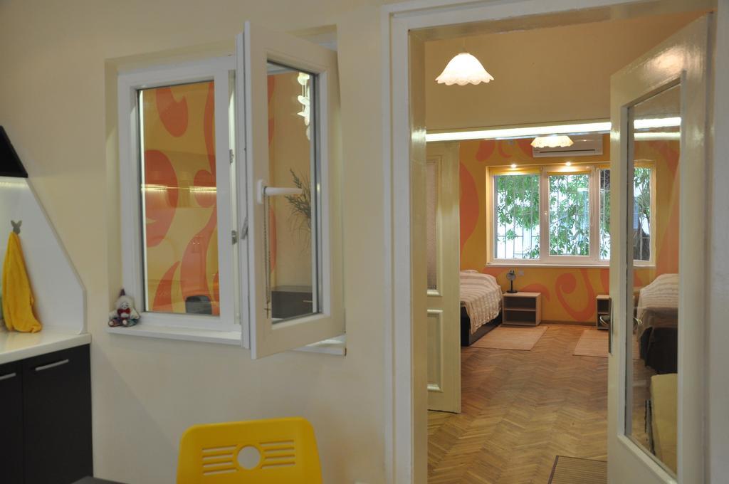Arlequin Apartment Varna Bagian luar foto