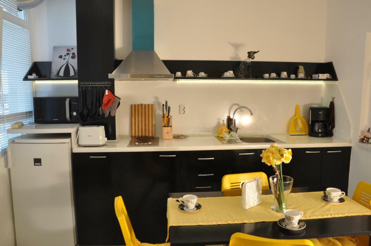 Arlequin Apartment Varna Bagian luar foto