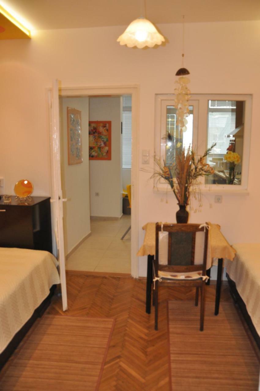 Arlequin Apartment Varna Bagian luar foto